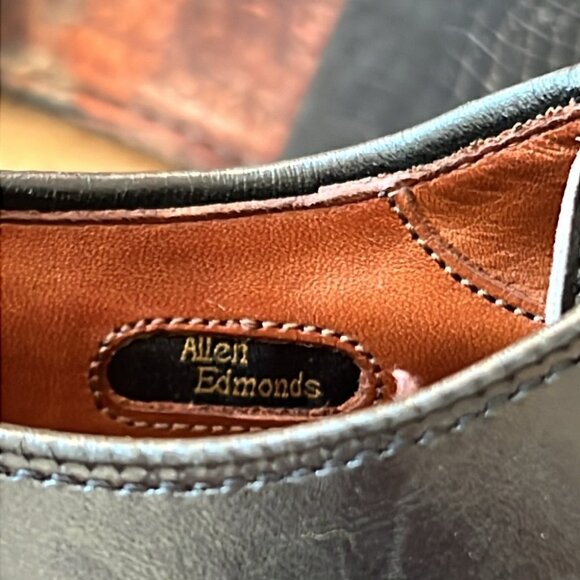 Allen Edmonds Black Leather Leeds Men's Derby Dress Shoes - Picture 9 of 12